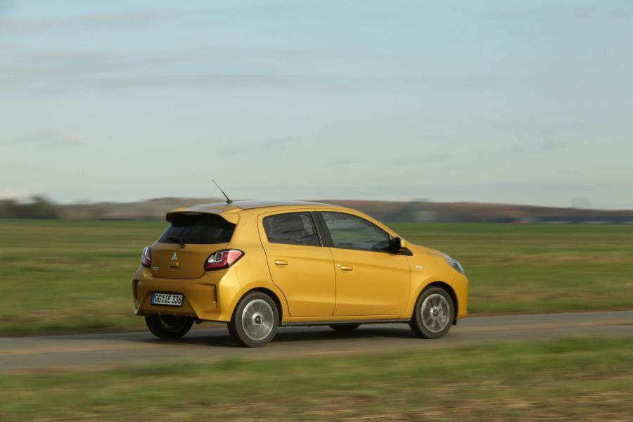  Mitsubishi Space Star 2020 года  (фото 31 из 49)